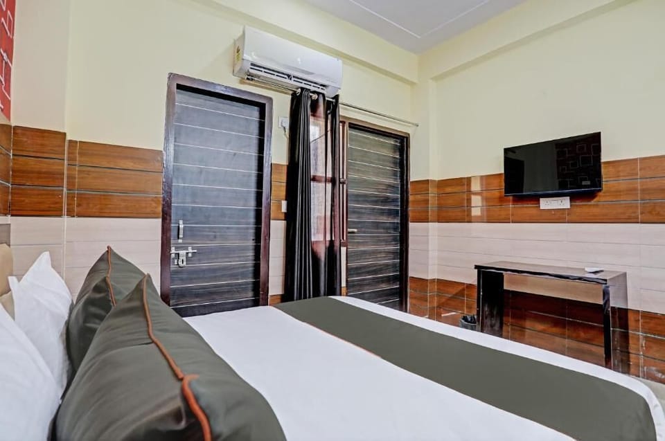 Classic Room | Desk, free WiFi