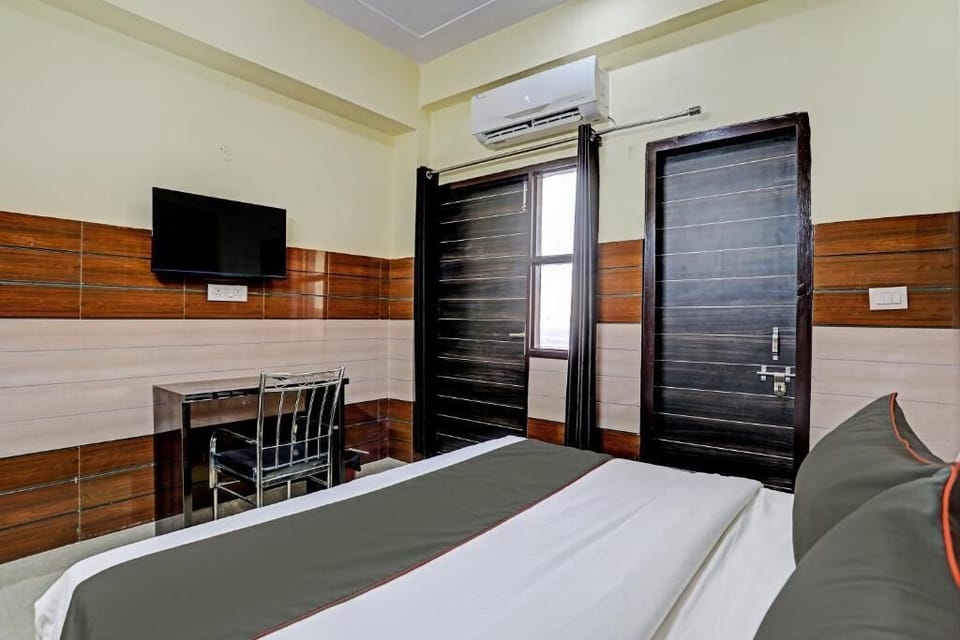 Classic Room | Desk, free WiFi