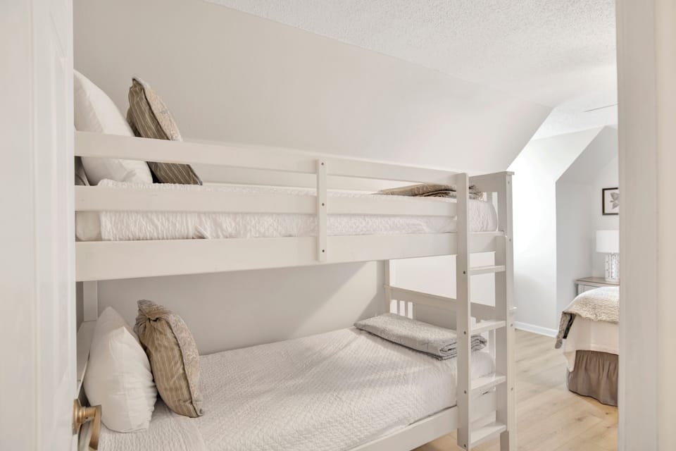 Bedroom 4 sleeps 4 guests