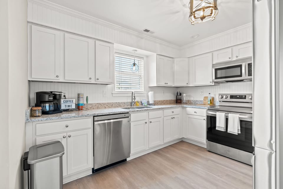 All modern appliances to make meal preparation a breeze.