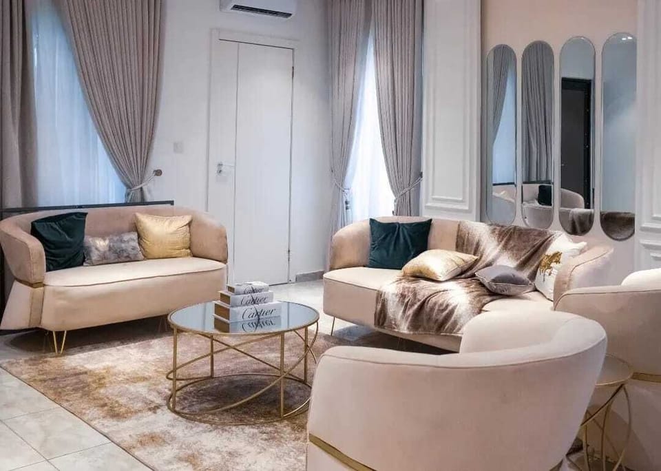 Elite Villa | Living area | 52-inch Smart TV with cable channels, Netflix, Hulu