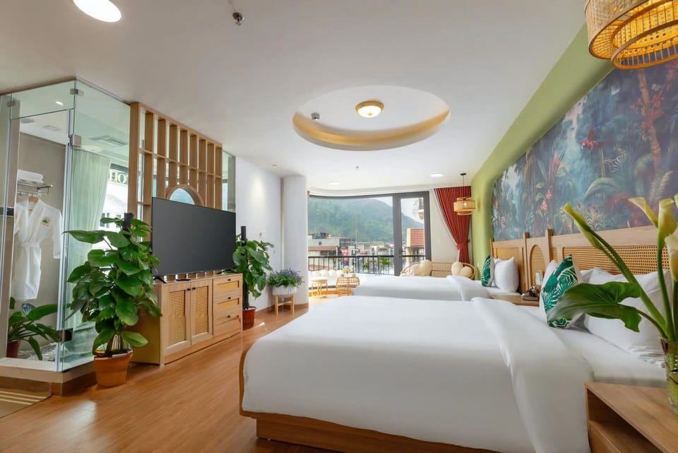 Panoramic Quadruple Room | Individually decorated, individually furnished, desk, laptop workspace