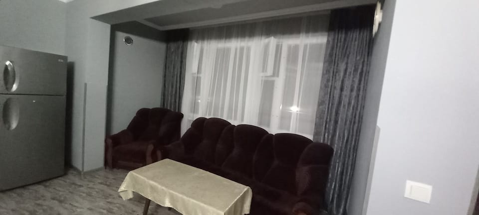 Comfort Room | Living area | Flat-screen TV