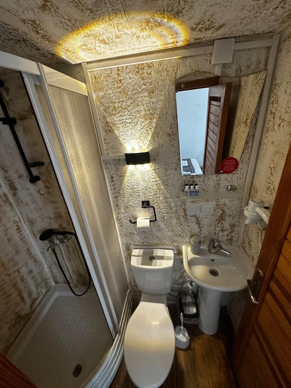 Shower, towels