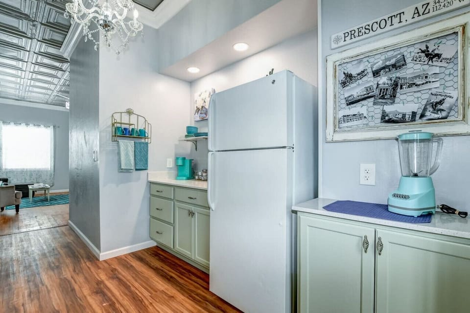 Full kitchen
