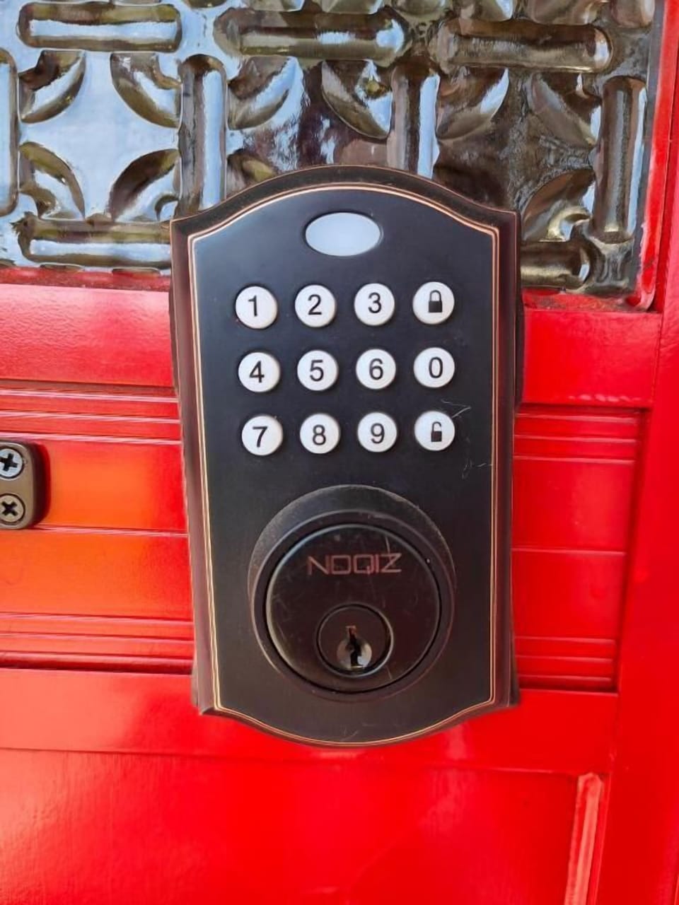 527817598