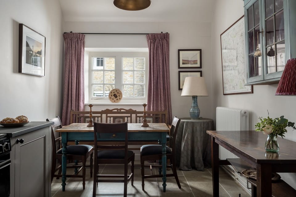 Woodman Cottage Kitchen/ Dining Room - StayCotswold