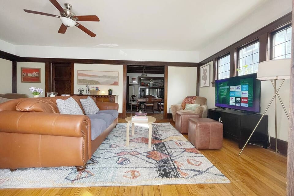 Ample room for Netflix, eating, conversation and games. 