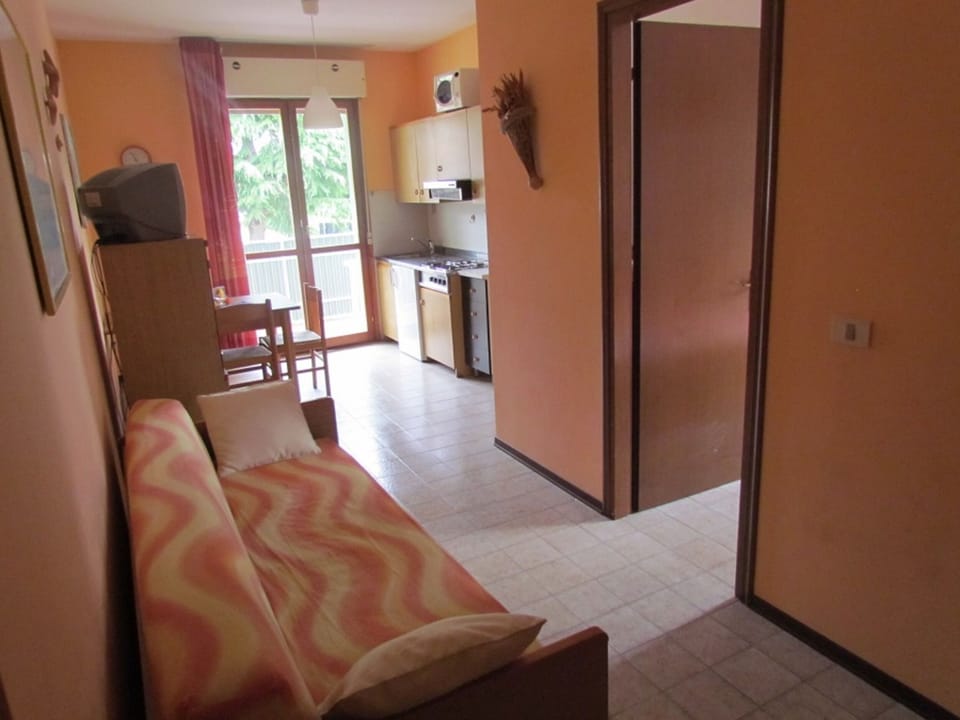 Apartment, 1 Bedroom, Balcony | Interior