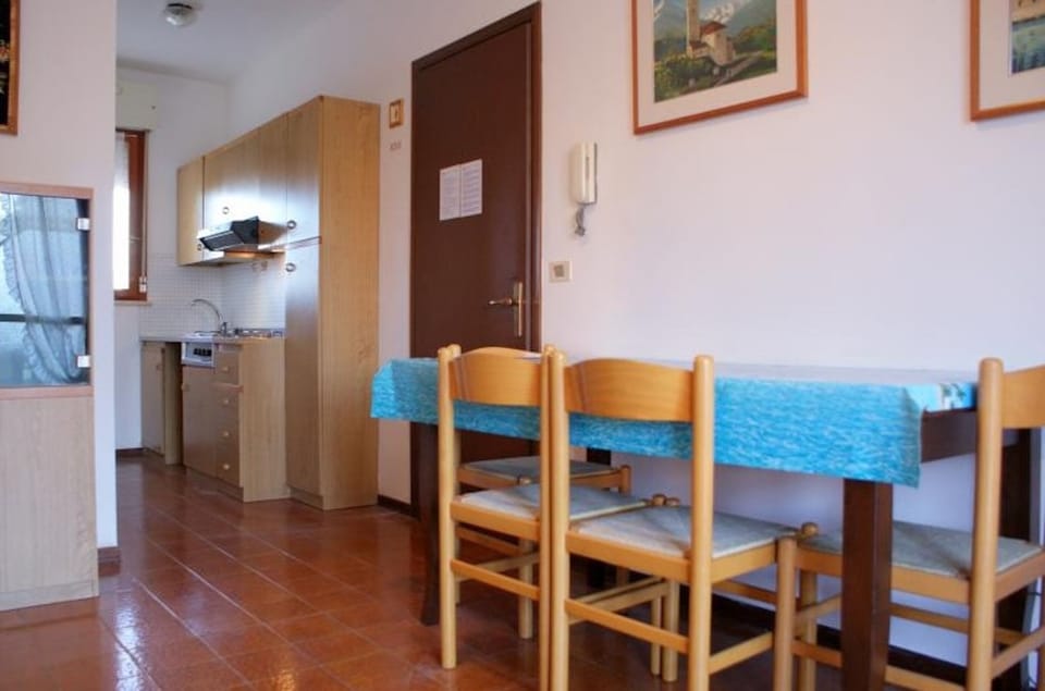 Apartment, 1 Bedroom, Balcony | Dining