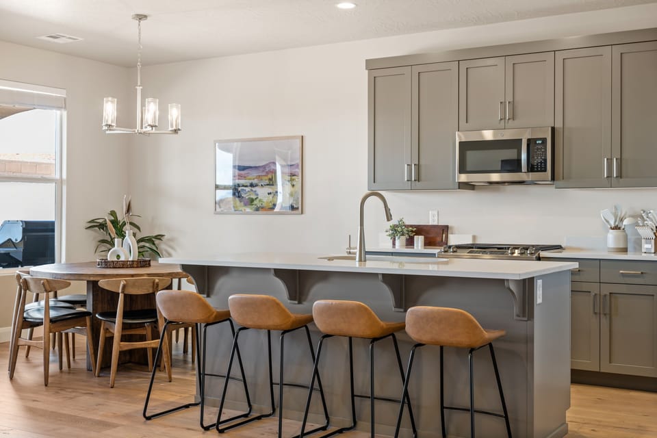 House, 4 Bedrooms | Private kitchen | Fridge, oven, coffee/tea maker, toaster