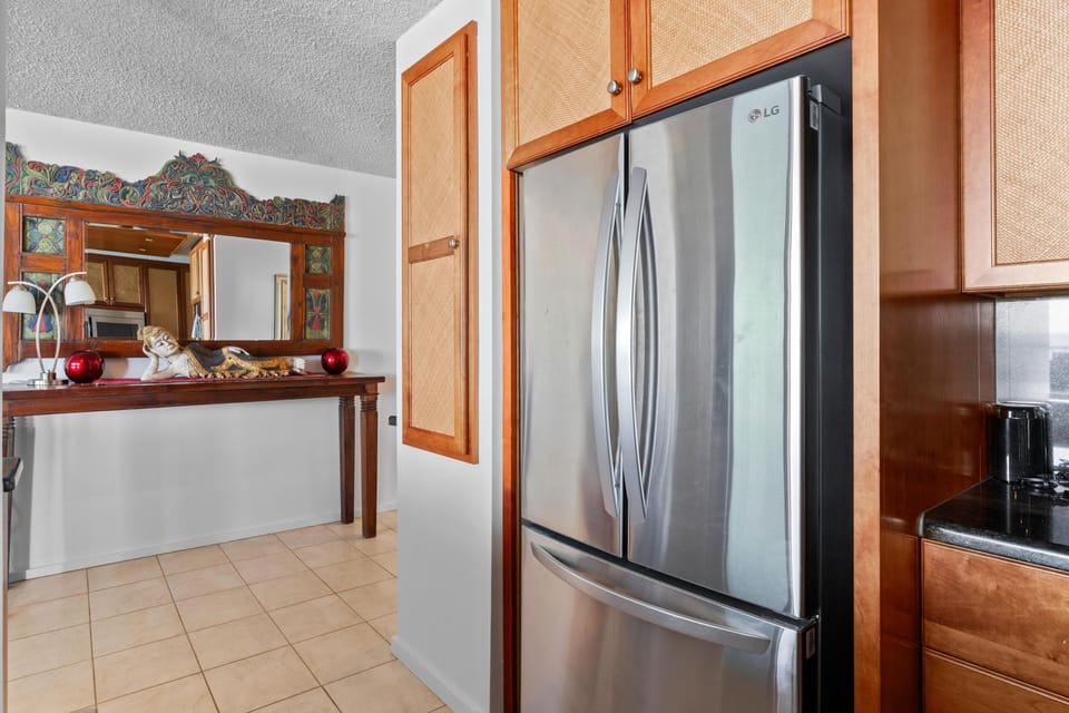Condo, 3 Bedrooms | Private kitchen | Coffee/tea maker, fridge, oven, dishwasher