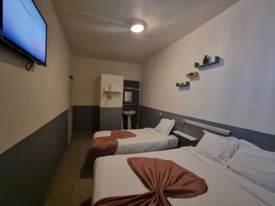 City Triple Room | Premium bedding, individually decorated, individually furnished