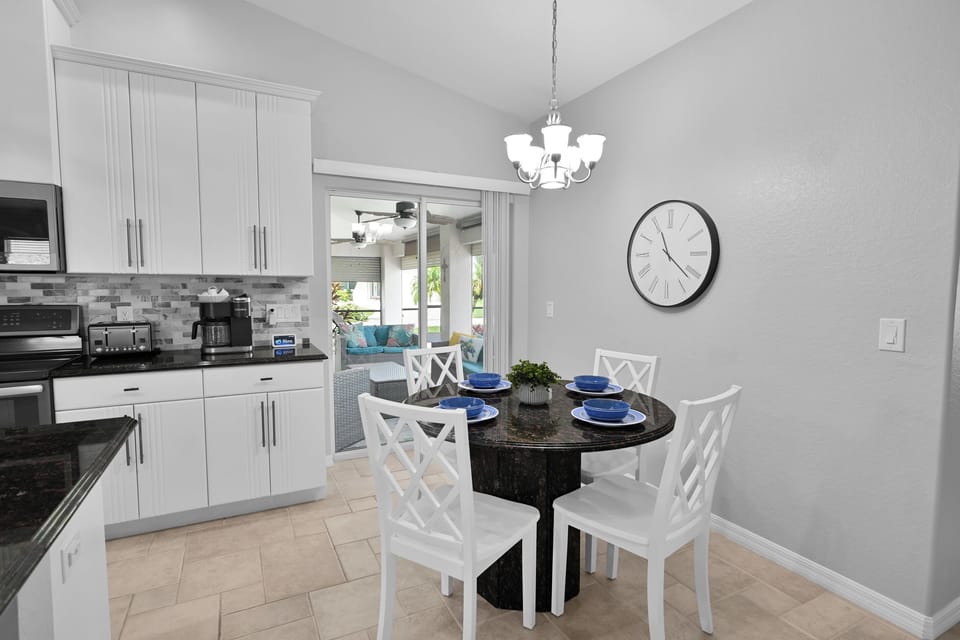 Eat-in Kitchen area
