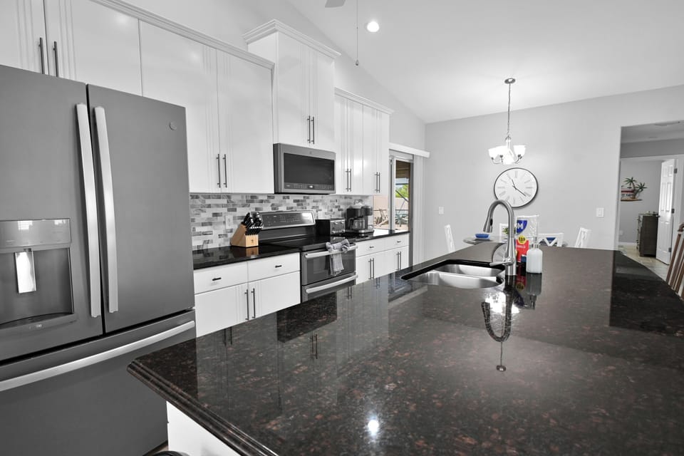 Updated Kitchen w/ Island & lots of counter space