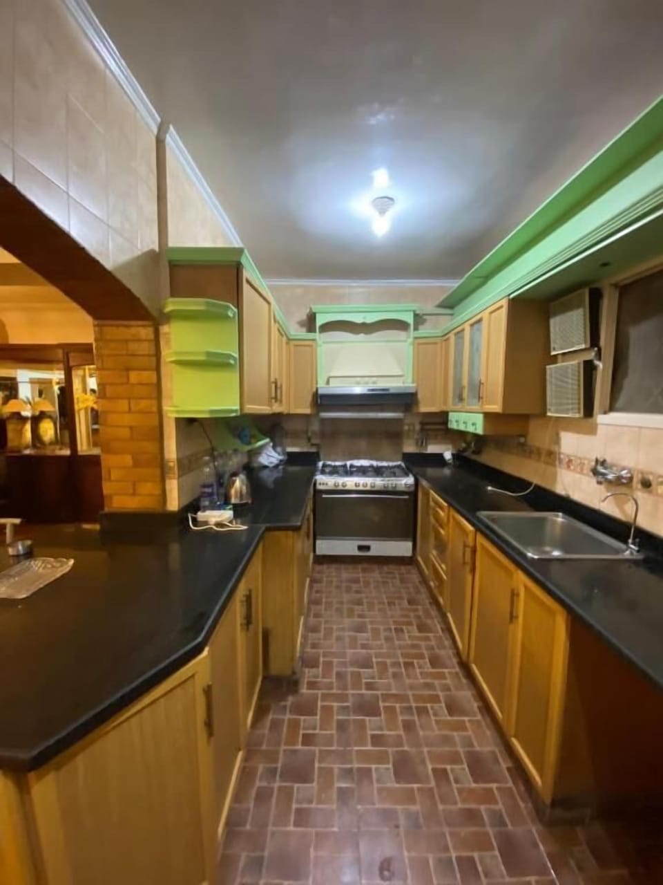 Royal Room, 2 Twin Beds, City View | Private kitchen | Espresso maker, coffee/tea maker, electric kettle