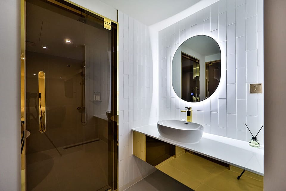 Premium Double Room | Bathroom