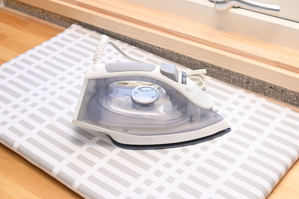 Comfort Single Room | Iron/ironing board