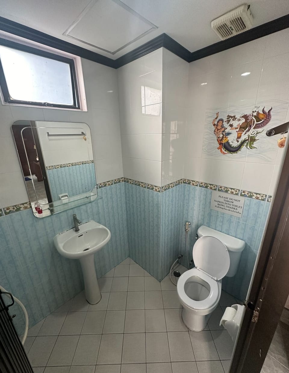 Superior Double Room, 1 Bedroom, Smoking, Mountain View | Bathroom | Shower, hair dryer, towels, soap