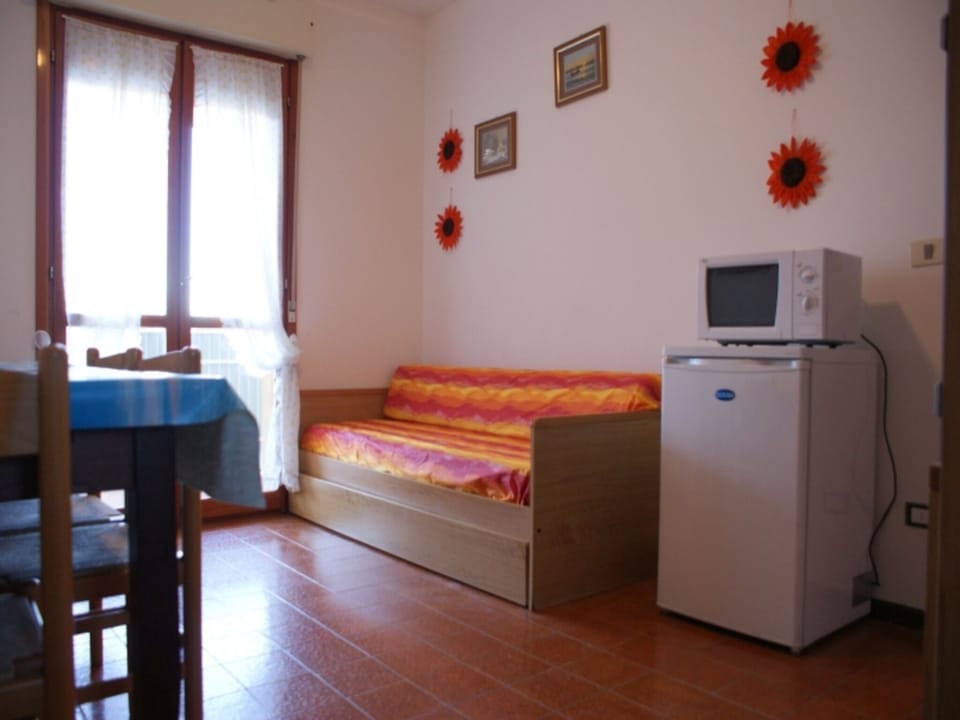 Apartment, 2 Bedrooms, Balcony | Interior