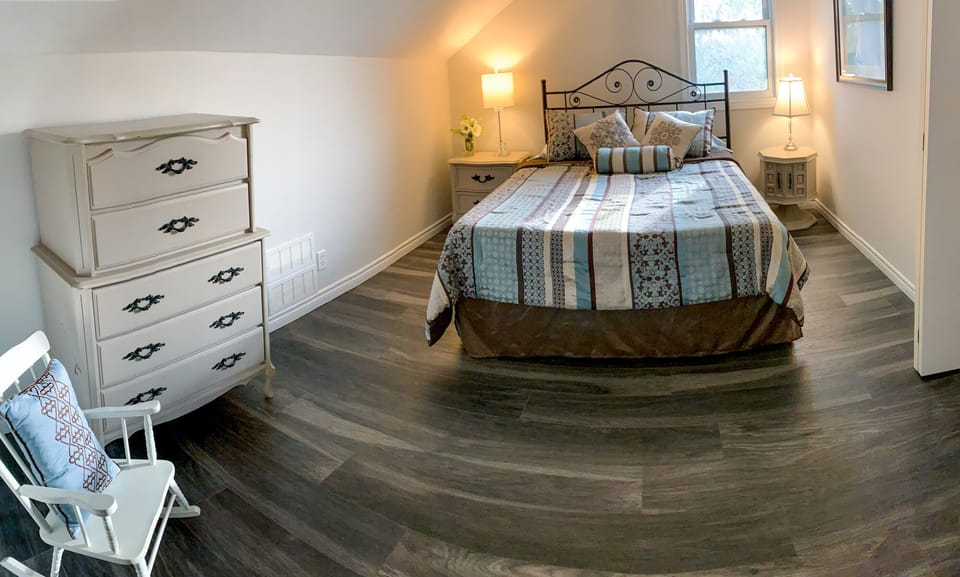 This room also has a crib.