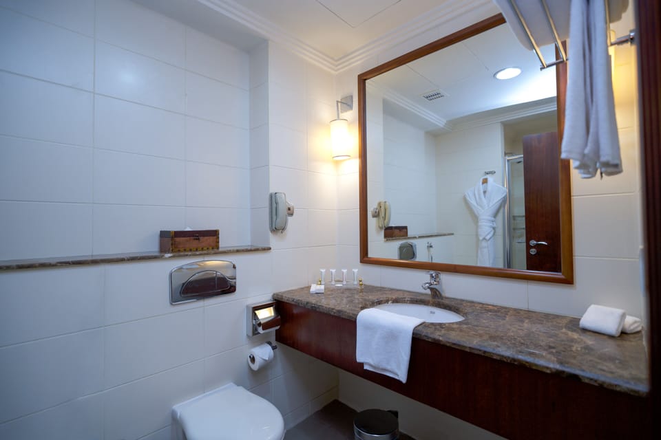 Shower, hair dryer, slippers, bidet