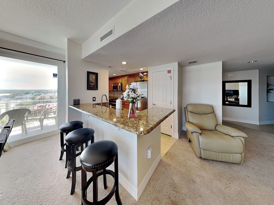 Condo (3 Bedrooms) | Property amenity