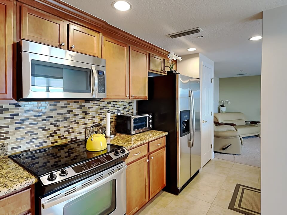 Condo (3 Bedrooms) | Property amenity