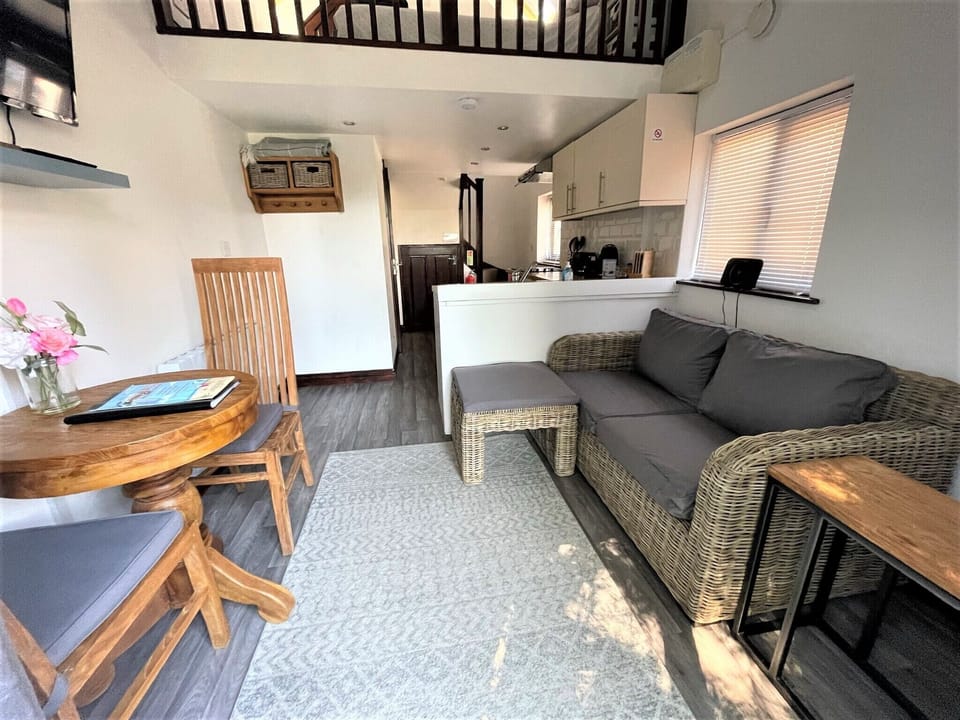 Living Room / Lounge