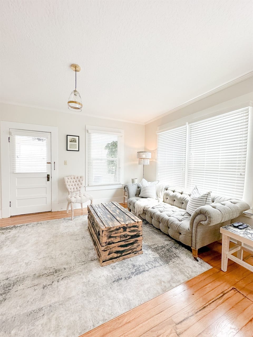 Experience True Southern Charm: Relax in Our Cozy Living Room with Stylish Design, Inspired by the Warmth & Hospitality of Laurel, MS - Home to the Iconic Hit HGTV Show, Hometown