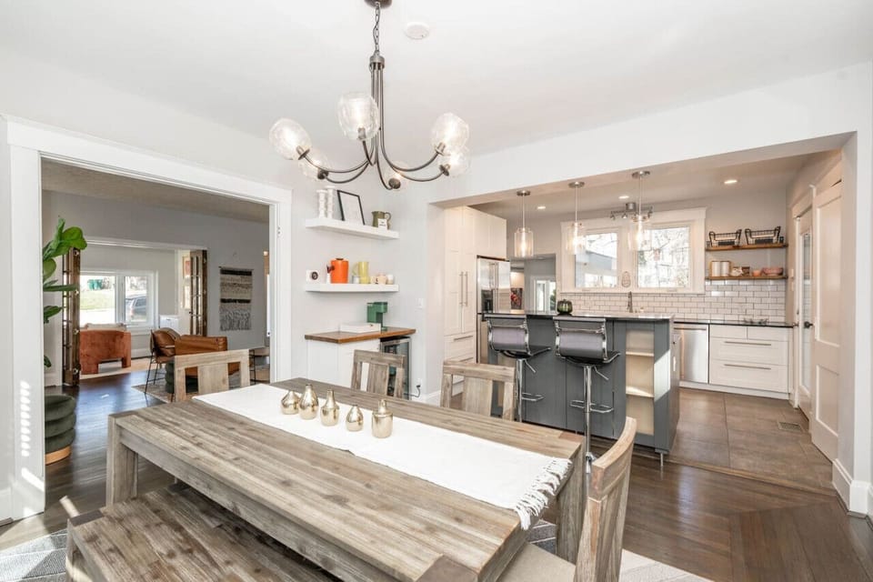 Dining Room | Fully Stocked Kitchen