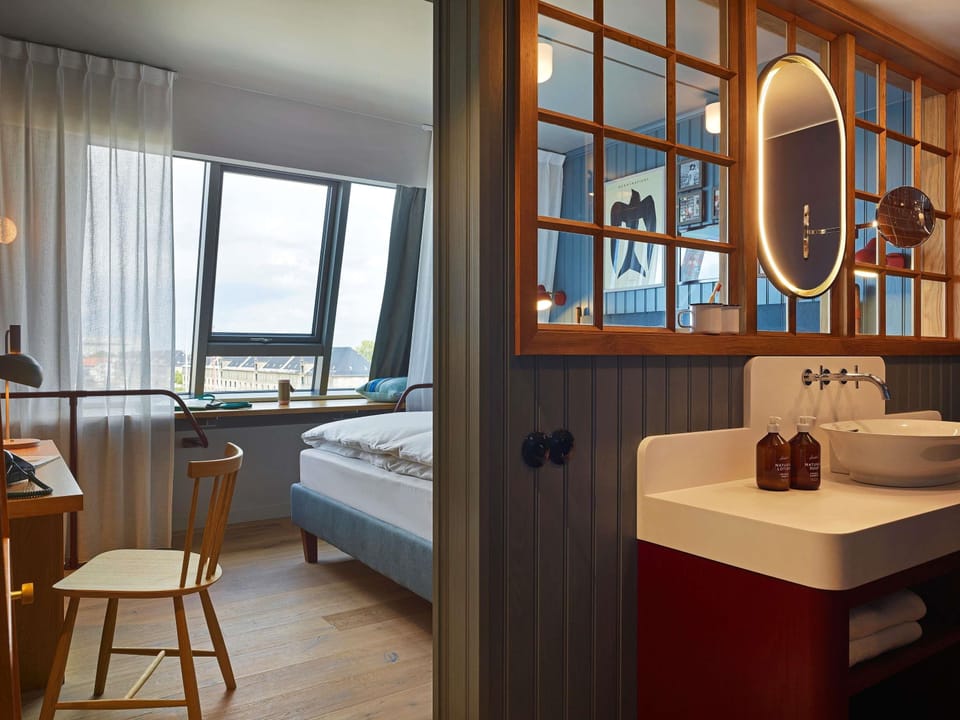 Large | Bathroom | Shower, rainfall showerhead, eco-friendly toiletries, hair dryer
