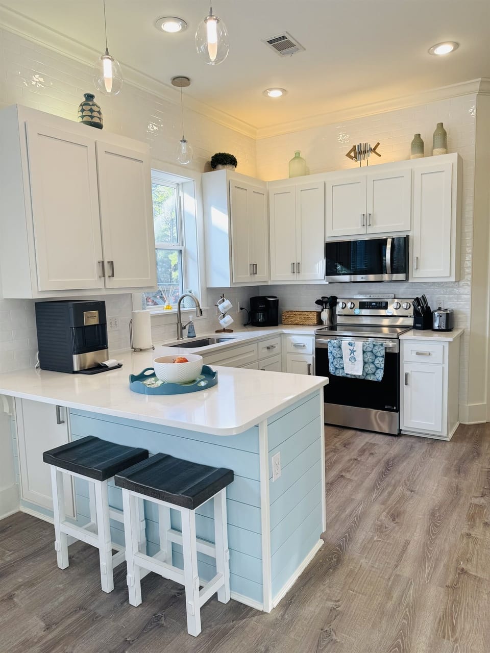 Enjoy Sunnyside's new countertop nugget ice maker and Keurig brewing station.