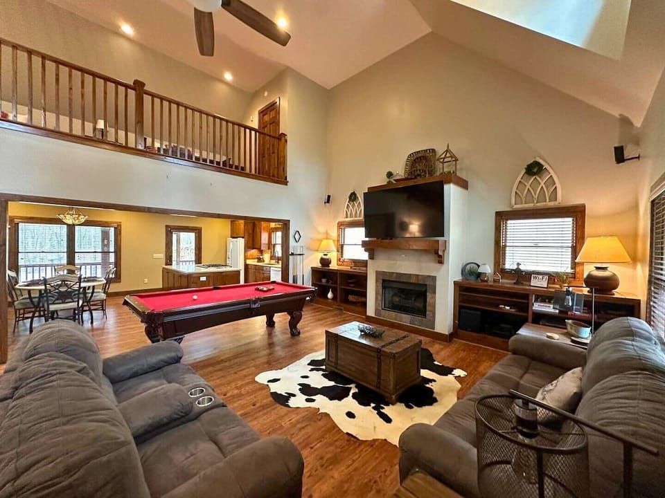 Relax on the sofas by the gas fireplace and enjoy a game of pool or ping pong, or watch your favorite shows on the smart TV.