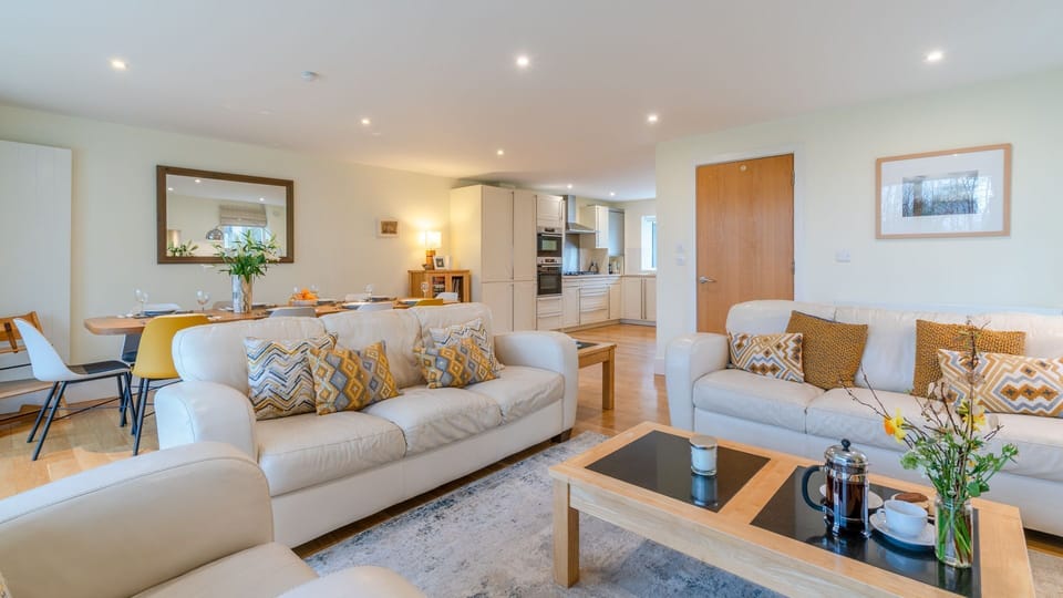 Open-Plan Living Area, Songthrush, Bolthole Retreats