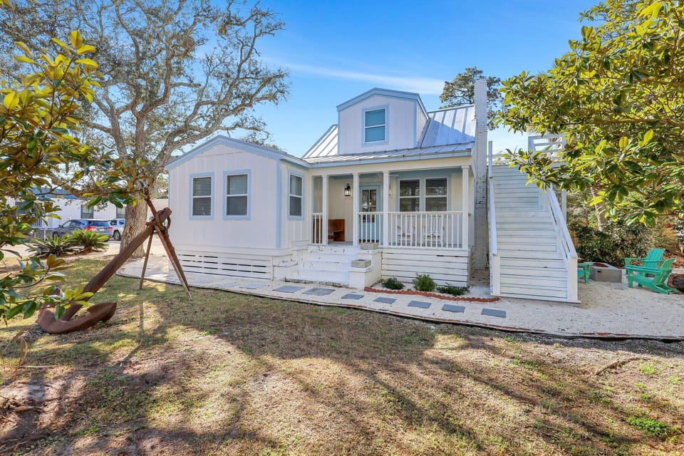 Experience coastal luxury at its finest in our stunning Tybee Island retreat. Unwind in style amidst the sea breeze, exquisite interiors, and top-notch amenities. Your ultimate getaway awaits. Book now for an unforgettable escape! 🏖️✨ #TybeeIsland #LuxuryVacation #BeachRetreat #WesterlyGuild #Anchoredon8