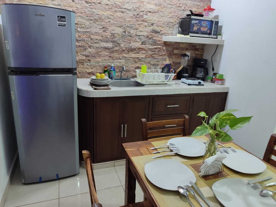 Family Apartment, 1 Bedroom | Private kitchen
