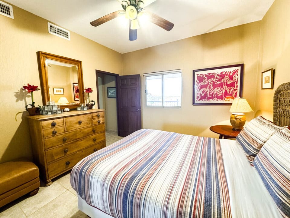 Second Bedroom - Queen Bed