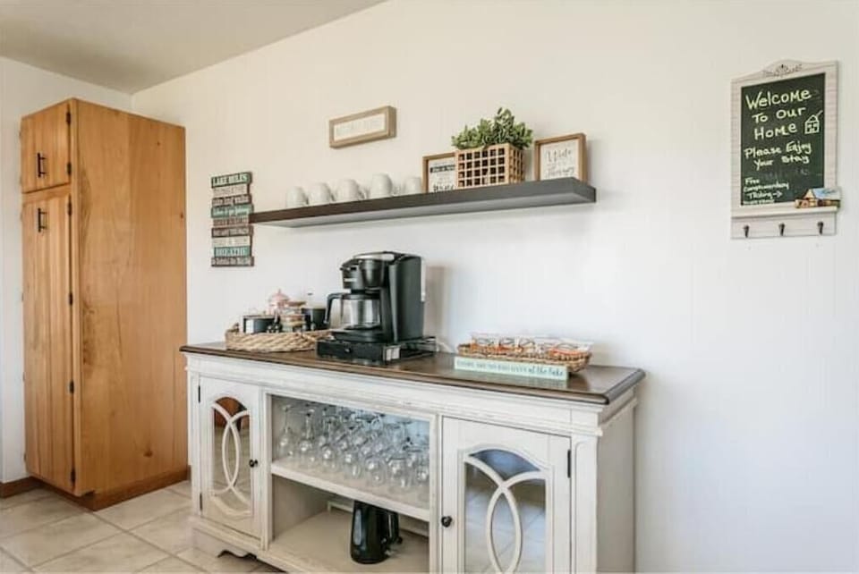 Wake up in the morning and grab your coffee at our tea & coffee bar!