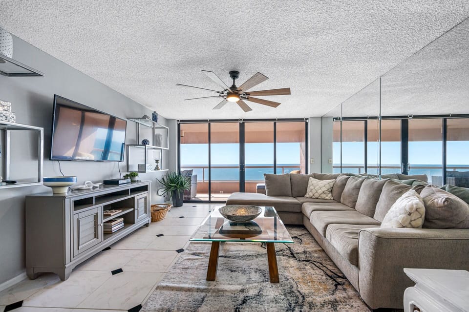 Large Open Livingroom