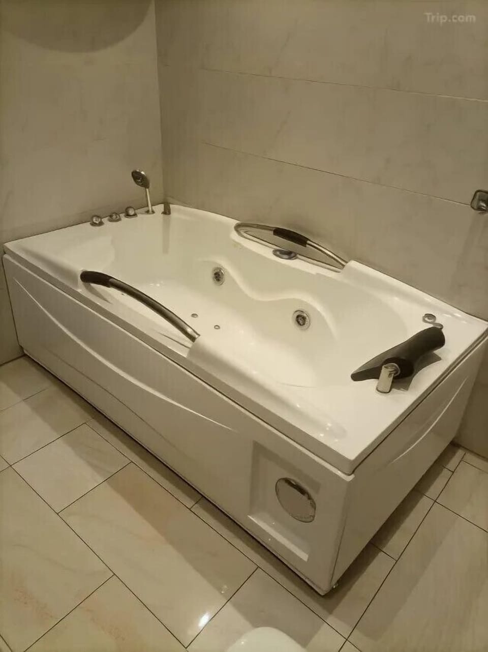 Luxury Single Room | Bathroom