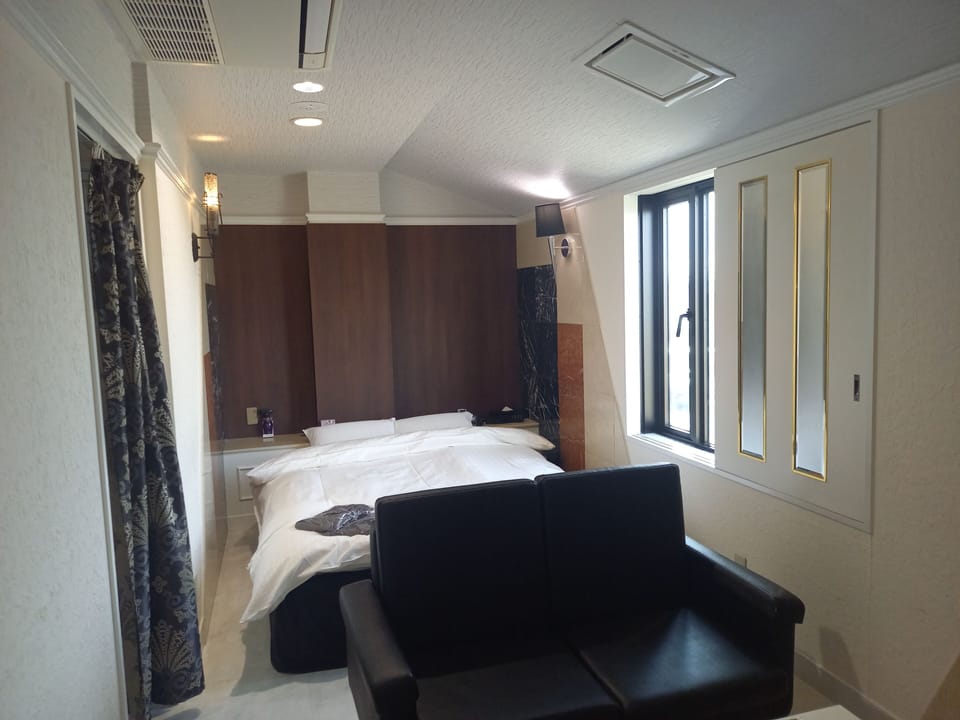Economy Double Room | Soundproofing, free WiFi, bed sheets