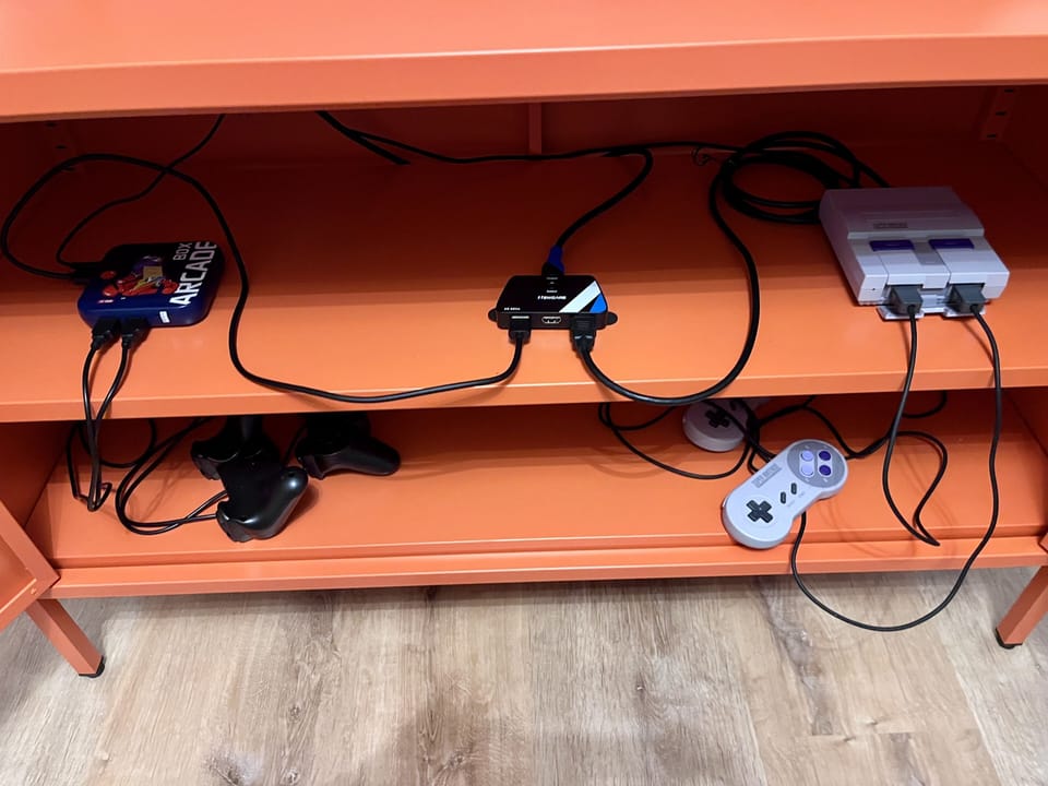 Nintendo Console, Game Console Hookup Arcade Box (19,000 Games)
