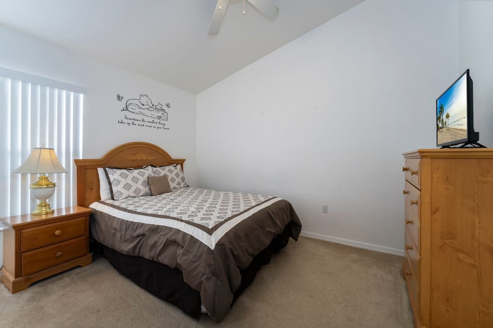 Bedroom showing TV