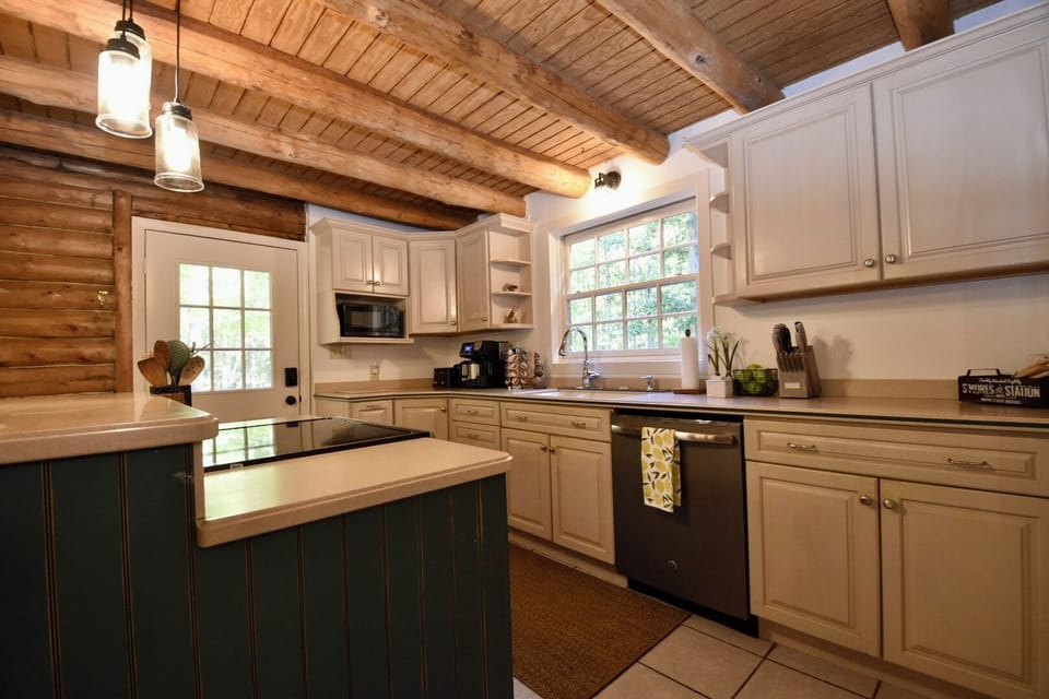 Kitchen-Main Floor
