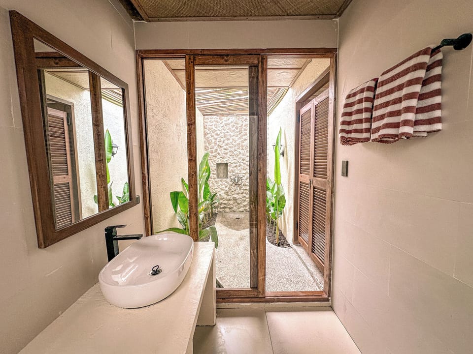 Signature Pool Villa | Bathroom | Shower, bidet, towels, soap