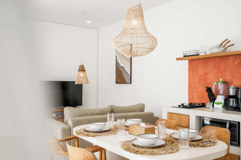 Deluxe Villa | Dining room