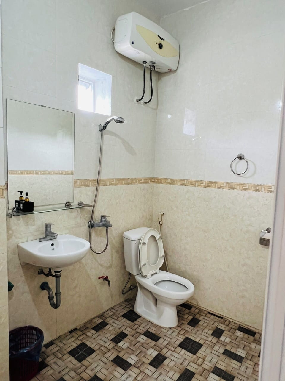 Shower, free toiletries, hair dryer, slippers