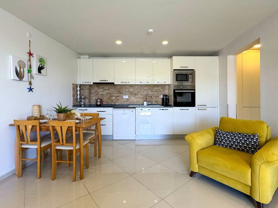 poolsidec2-kitchen
