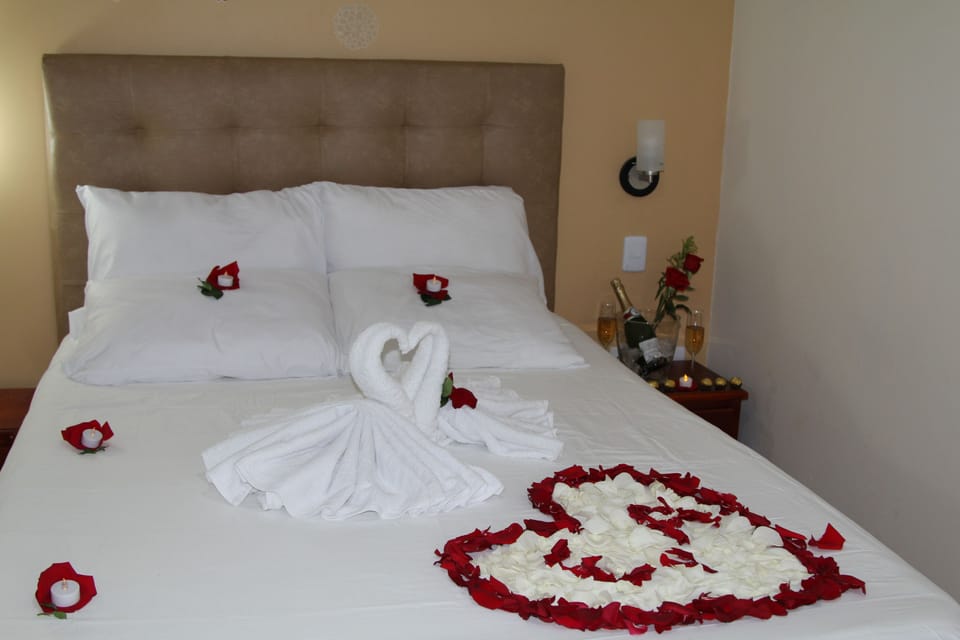 Double Estándar | In-room safe, desk, blackout drapes, free WiFi